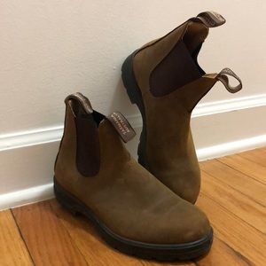BRAND NEW classic brown Blundstones US size 8.5